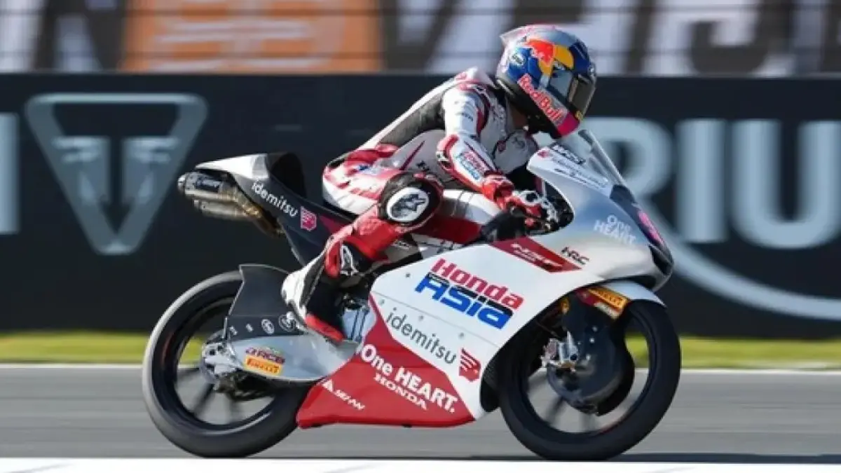 Veda Ega Pratama menjalani FP1 Moto3 Grand Prix San Marino 2026 di Sirkuit Misano. Meski finis ke-15, catatan sektor terbaiknya menunjukkan potensi bersaing lebih dekat dengan 10 besar. (Radar Solo)