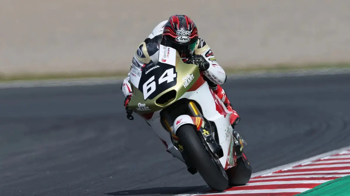 Mario Suryo Aji saat menjalani sesi Practice Moto2 Grand Prix San Marino 2026 di Misano World Circuit Marco Simoncelli. Meski finis ke-25, data menunjukkan pembalap Indonesia itu masih memiliki potensi untuk memperbaiki posisi pada kualifikasi. (MotoGP)