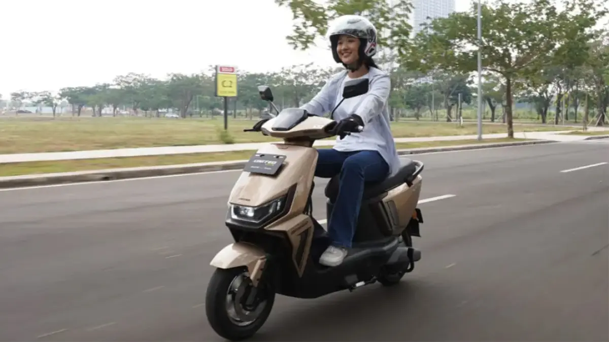 United E-Motor MT1500 Li hadir dengan baterai lithium 72V 26Ah. (Dony/JawaPos.com)