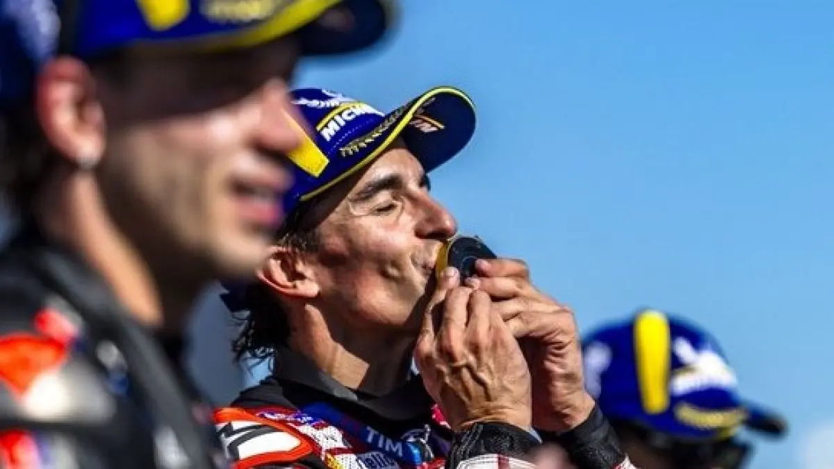 Marc Marquez dan Marco Bezzecchi menjadi dua kandidat utama dalam perebutan kemenangan MotoGP San Marino 2026 di Misano. (Ducati Corse)