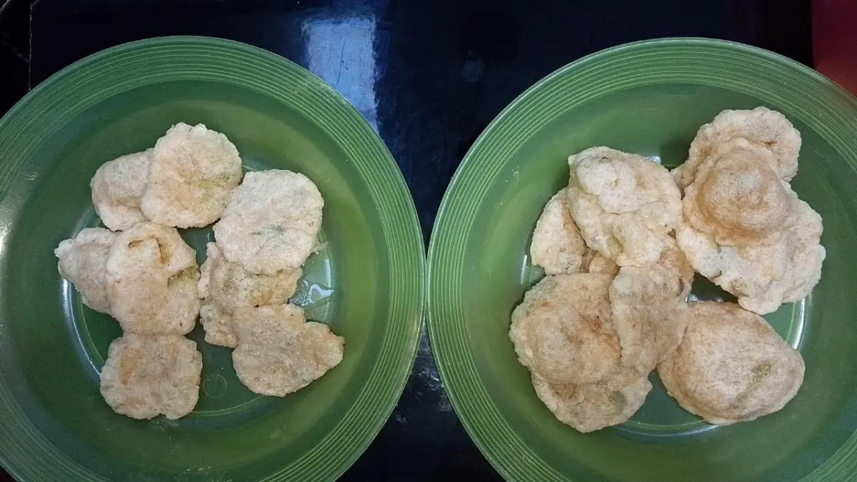 Cireng yang baru matang cenderung memiliki permukaan renyah. Namun, perubahan pati, kelembapan, dan teknik penggorengan dapat membuat teksturnya melempem setelah dingin. (Meivira untuk Radar Banyuwangi)