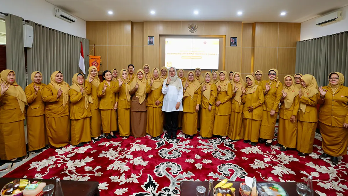 PERKUAT KOLABORASI: Bupati Ipuk Fiestiandani bersama ketua dan pengurus GOW masa bakti 2026-2031. (Humas Pemkab Banyuwangi)