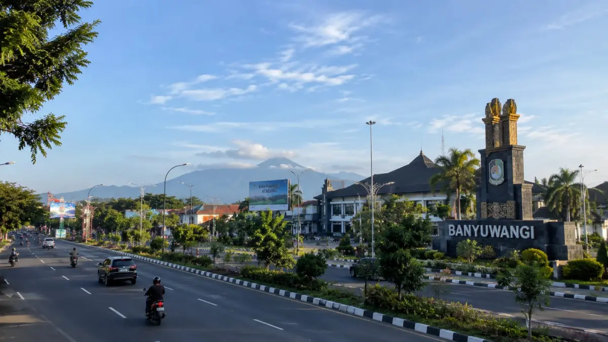 BMKG memprakirakan Kecamatan Banyuwangi mengalami udara kabur dengan suhu 23–27 derajat Celsius pada Rabu, 16 September 2026. (ChatGPT)