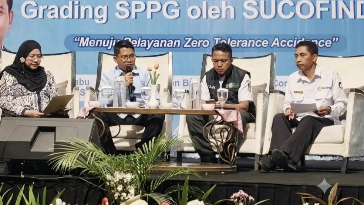 Himpunan Mitra Dapur Generasi Emas Banyuwangi bersama Pemkab Banyuwangi saat melaksanakan sosialisasi pelaksanaan awareness dan grading SPPG oleh Sucofindo di Aston Hotel, Banyuwangi, Rabu (16/9). (Ramada Kusuma/Radar Banyuwangi)