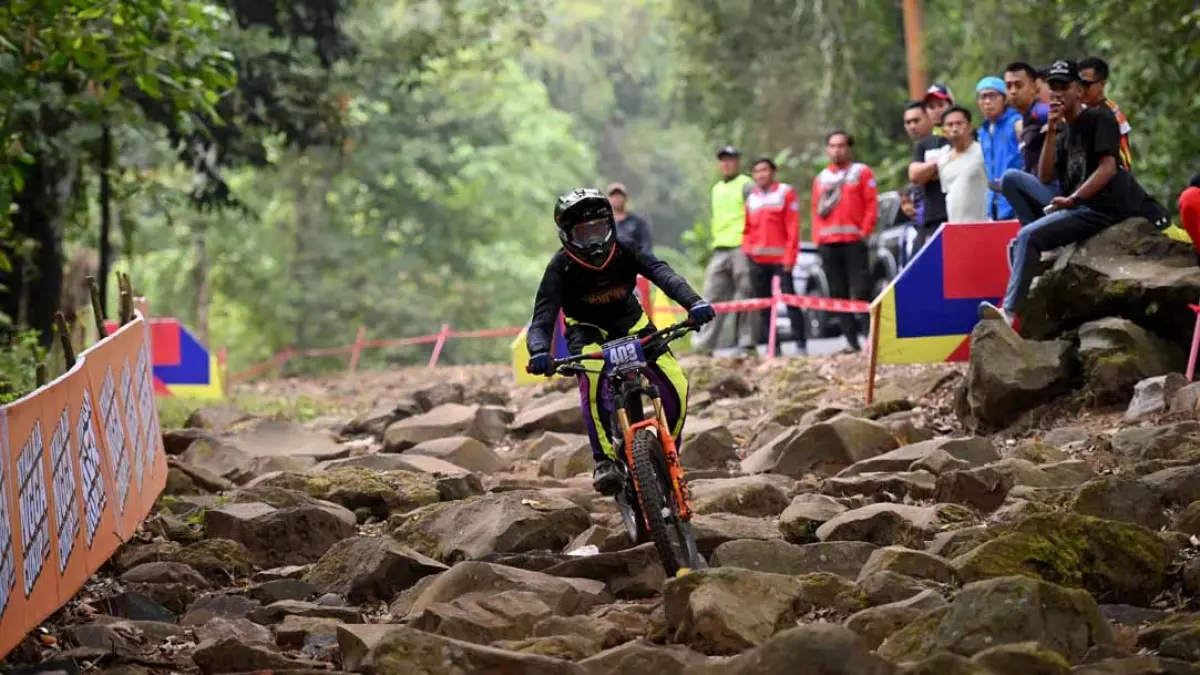 BIG Downhill Banyuwangi bikin penginapan Tamansari penuh 100 persen. Rumah warga ikut disewa, ekonomi pariwisata lereng Ijen ikut bergerak. (Ramada Kusuma/Radar Banyuwangi)