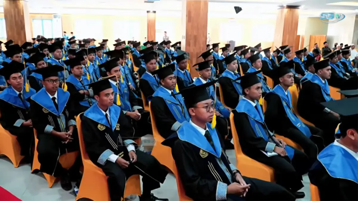 Wisuda XXXV Universitas Ibrahimy Situbondo melepas 1.053 lulusan dari 25 prodi. (Tangkapan Layar Youtube S3 TV)