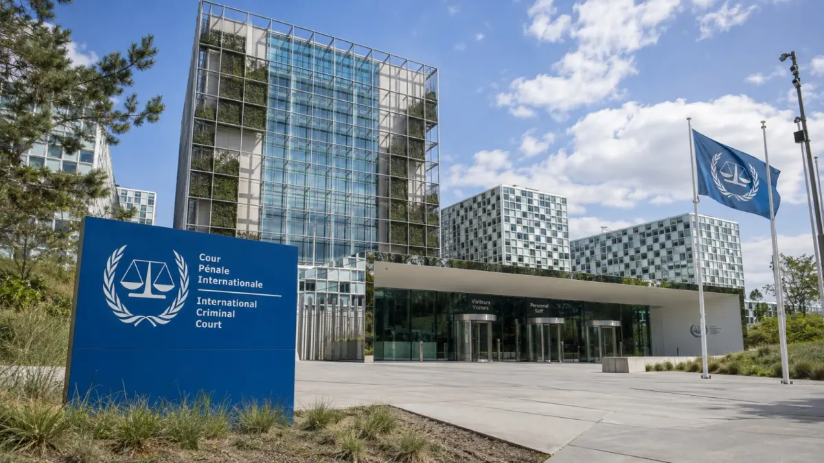 Gedung International Criminal Court (ICC) di Den Haag, Belanda. Uni Eropa kembali menyerukan perlindungan terhadap independensi ICC di tengah sanksi Amerika Serikat terhadap sejumlah pejabat pengadilan dan meningkatnya perbedaan pandangan mengenai yurisdiksi lembaga tersebut. (ChatGPT)