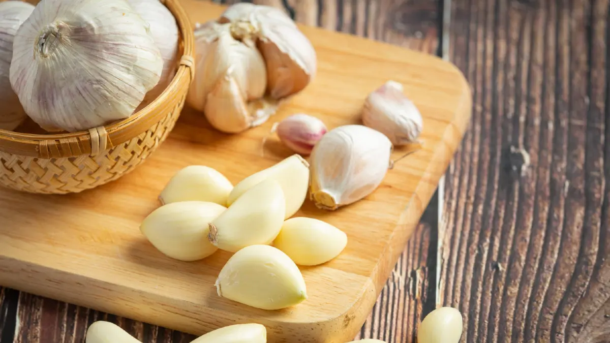 Bawang putih ternyata punya banyak manfaat. (Jcomp/Freepik)