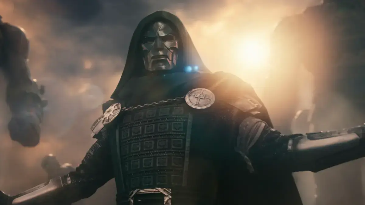 Tampilan perdana karakter Doctor Doom (Robert Downey Jr.) dalam balutan kostum serta topeng besi ikoniknya (Foto: Dok. Marvel Studios via Bam Smack Pow)
