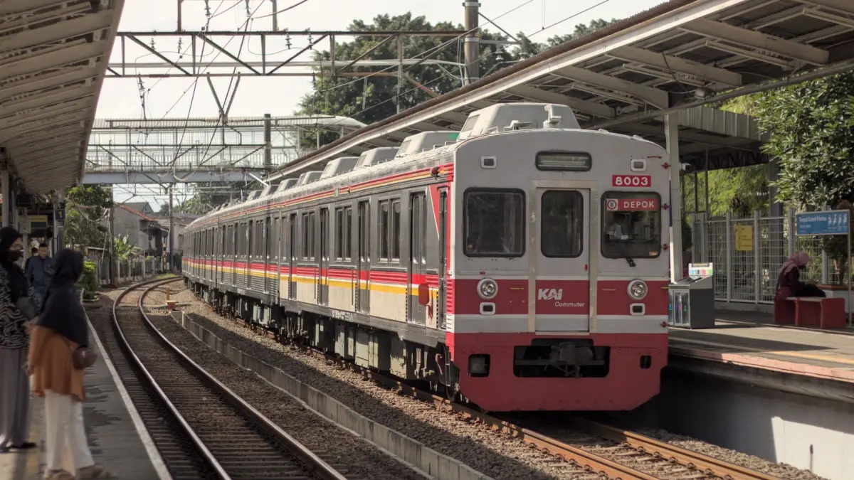 Ilustrasi KRL Commuter Line. Seorang penumpang melahirkan di dalam Commuter Line 1689 relasi Rangkasbitung–Tanah Abang di Stasiun Rawabuntu, Kamis (24/9/2026). (Pexels/Dapur Melodi)