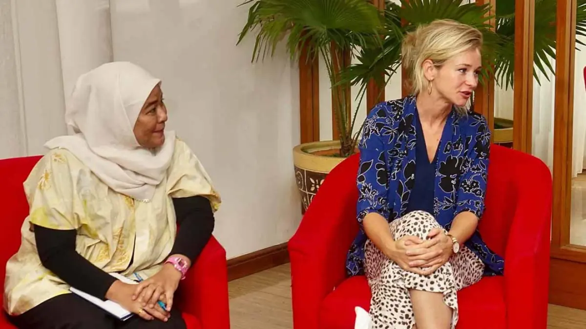 JALIN KERJA SAMA: Programme Manager Liliane Foundation Belanda Classina Nicole saat berada di Lounge Pelayanan Publik Kantor Pemkab Banyuwangi pada Selasa (22/9). (Istimewa)