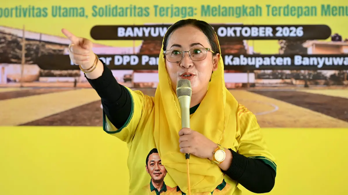 Ketua DPD Partai Golkar Banyuwangi Eva Hestiyawati. (Ramada Kusuma/Radar Banyuwangi)