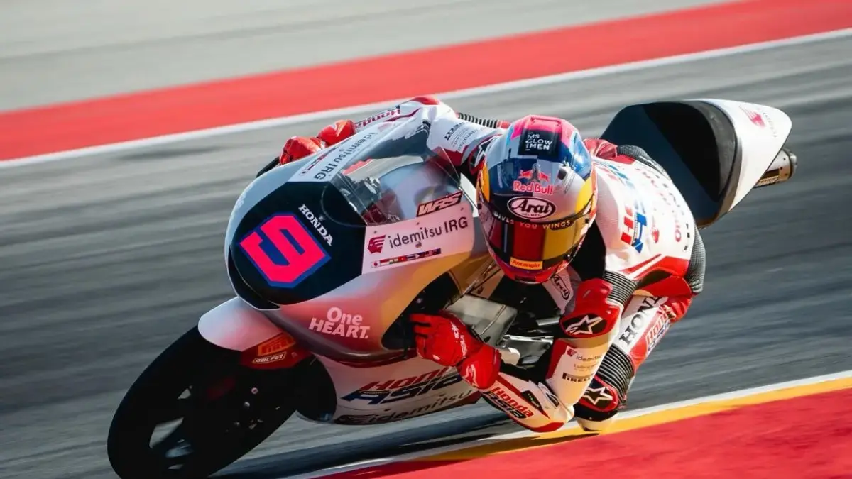 Veda Ega Pratama menembus posisi 8 Practice Moto3 Jepang 2026 di Motegi. Rider Indonesia itu hanya terpaut 0,317 detik dari tercepat. (Honda Team Asia)