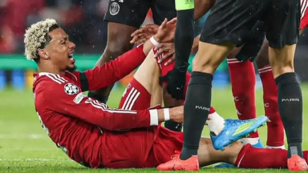 Liverpool kehilangan striker Hugo Ekitike akibat cedera serius, absen hingga sembilan bulan. (ig @liveherewego)