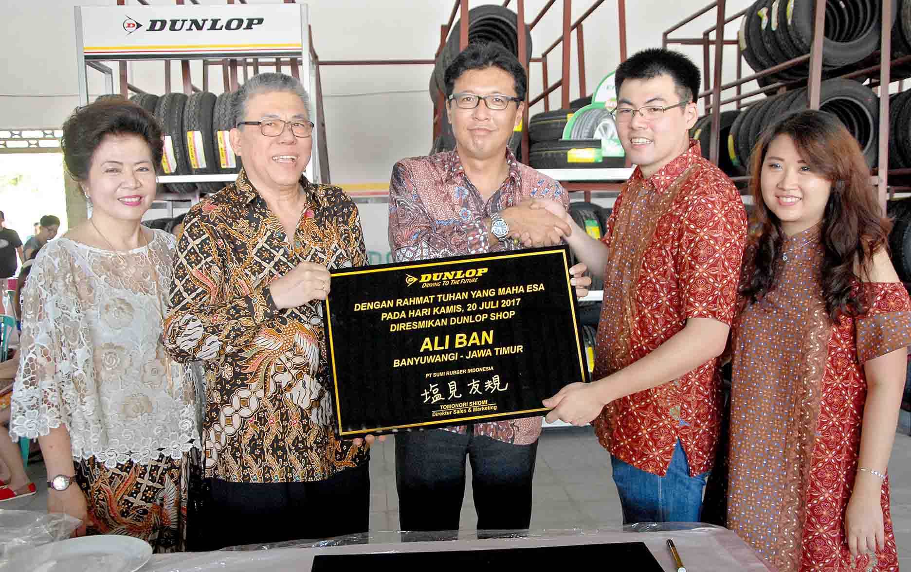 Ali R Ban Dunlop Shop Ali Ban Resmi Dibuka di Banyuwangi