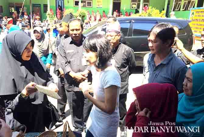 anyaman-seblang-laris-di-jepang-dikunjungi-ketua-dekranas-banyuwangi