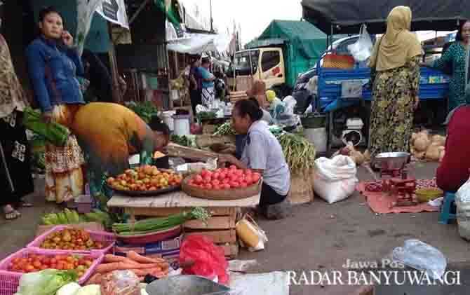 sempat-tertib-pedagang-pasar-besuki-semerawut-lagi