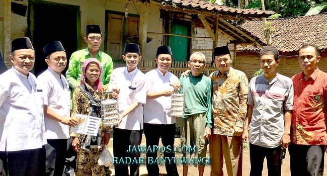 baznas-antar-rantang-duafa-ke-dua-duda-tua