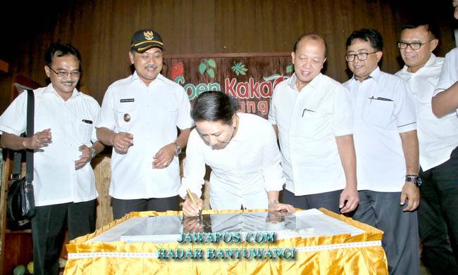 menteri-rini-resmikan-destinasi-wisata-doeson-kakao
