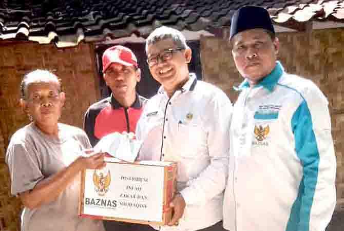 antar-sembako-ke-rumah-duafa