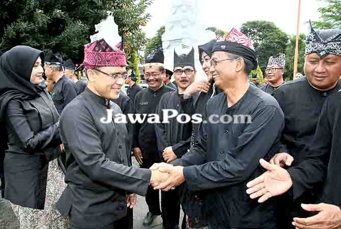 asn-diminta-terbuka-terima-kritik-jawab-dengan-peningkatan-kinerja