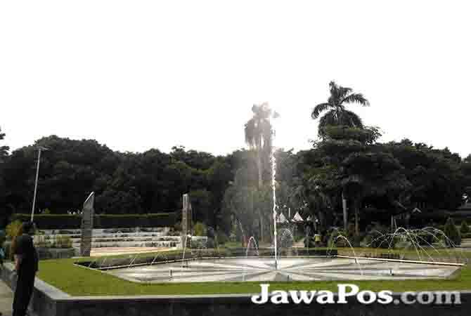 selain-bersantai-taman-sritanjung-bisa-jadi-tempat-refreshing