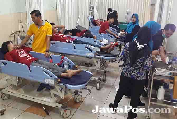 sarapan-nasi-bungkus-siswa-guru-keracunan-masal