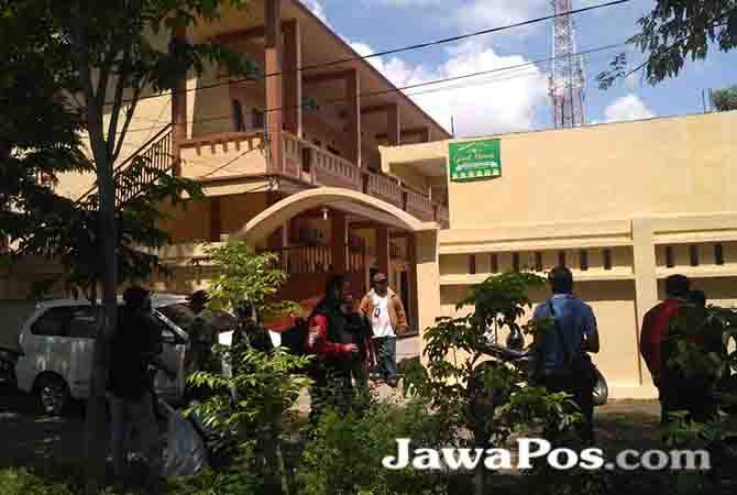 tempat-kos-di-cungking-digerebek-diduga-ada-penyimpanan-benur