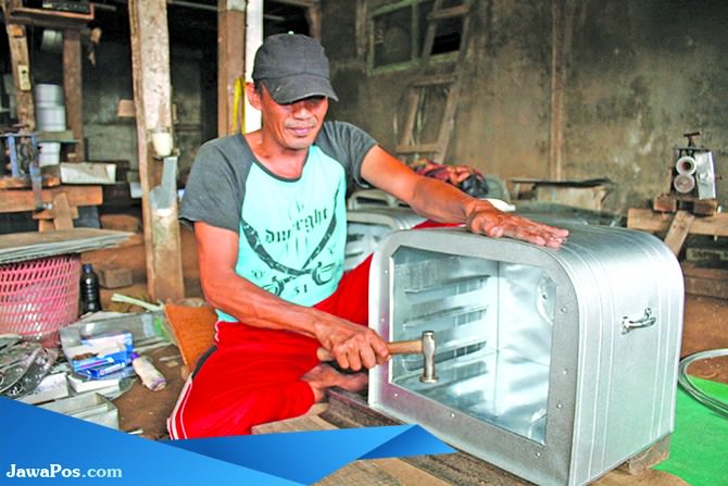 awalnya-jualan-keliling-kini-punya-home-industry