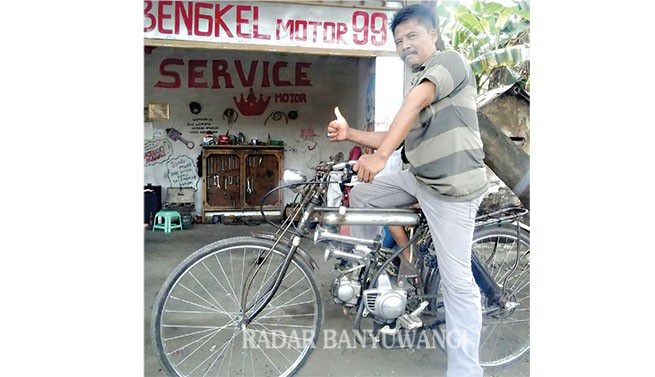 mulyono-pasangi-sepeda-ontel-dengan-mesin-motor