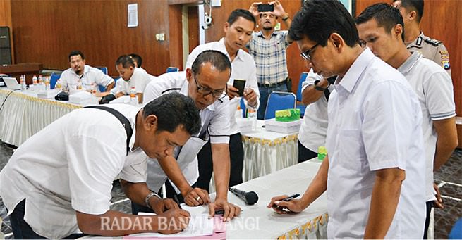 pg-panji-beri-keringanan-warga-tanjung-kamal