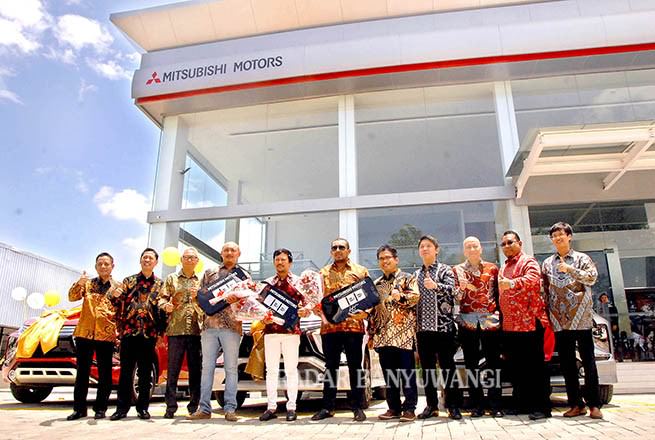 pt-mayangsari-berlian-motor-punya-showroom-diler-kendaraan-penumpang