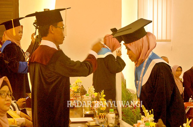 stikes-bwi-wisuda-98-mahasiswa-keperawatan-dan-ners