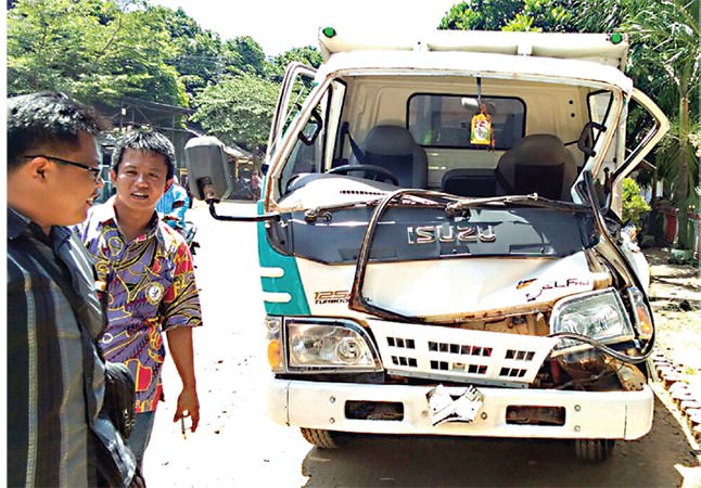 laka-beruntun-pengendara-motor-masuk-rumah-sakit