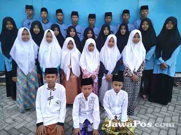 hafal-alquran-28-santri-salafiyah-syafiiyah-diwisuda