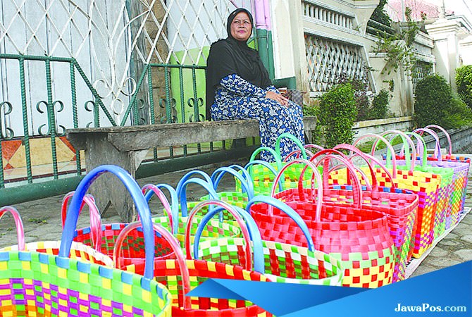 peminat-tas-anyaman-plastik-meningkat
