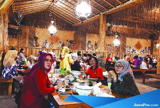 jaran-goyang-tempatnya-klasik-masakannya-sedap
