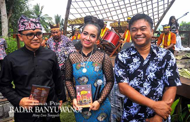 artis-kendang-kempul-reni-farida-berangkat-haji-tahun-ini