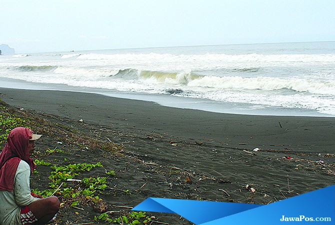 ombak-laut-lampon-capai-empat-meter