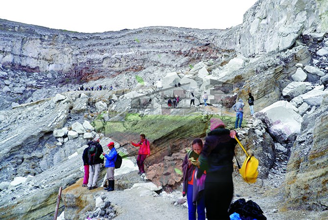 suhu-tembus-7-derajat-ijen-tetap-ramai
