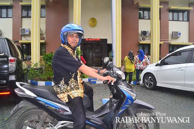 tempuh-jarak-200-km-disambut-senjata-tajam
