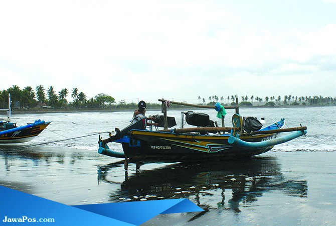 untuk-cari-makan-nelayan-nekat-melaut