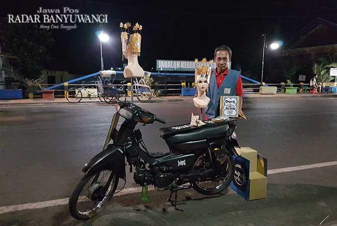 jualan-omprok-keliling-kampung-panen-tiap-ada-gandrung-sewu