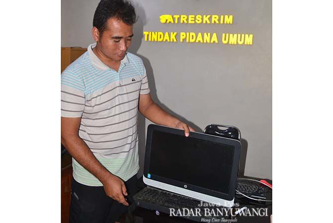 helm-di-parkiran-dinkes-lenyap-aksi-pencurian-terekam-cctv