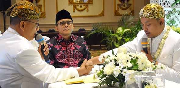 fahmy-dan-ajeng-lepas-lajang-di-seblang-room