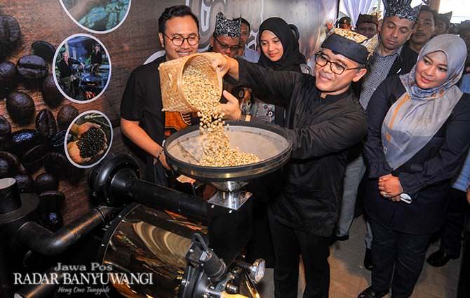 gerakkan-sektor-kreatif-banyuwangi-gelar-coffee-processing-festival