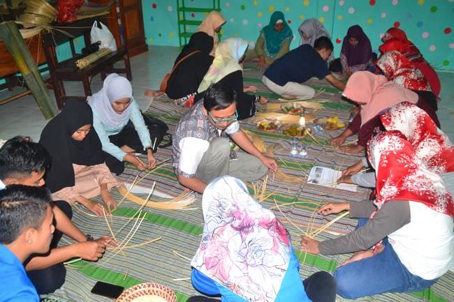 ini-yang-diajarkan-mahasiswa-uniba-di-bulusan