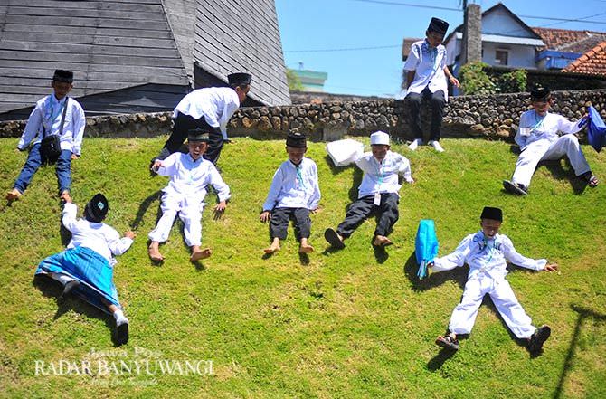 ribuan-anak-yatim-bermain-perosotan-di-rumah-teletubbies