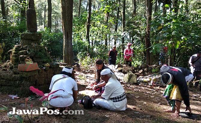 sering-dikunjungi-umat-hindu-candi-gubuk-payung-kurang-terawat