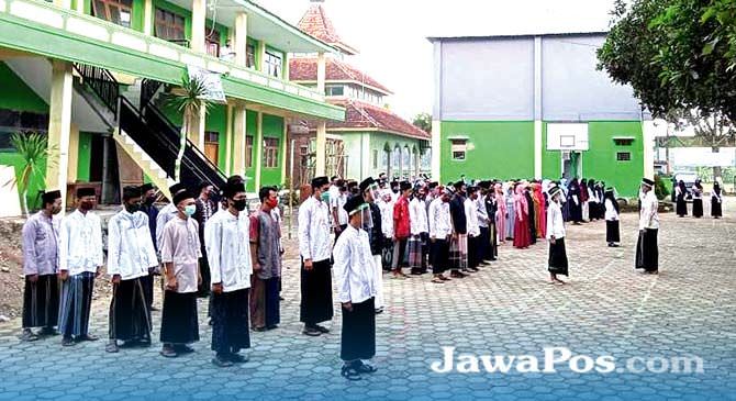 smanu-gelar-upacara-hari-santri